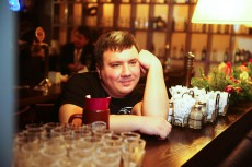 Такси уже вызвал...