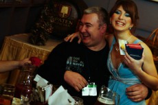 Мальвина на коленях